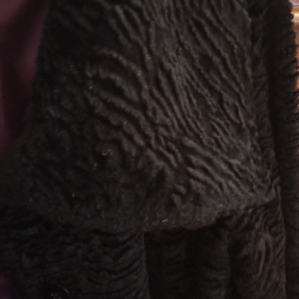 ♡🗝️ Crushed Velvet Jacket - Picture 7 of 16